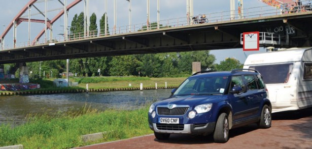 skoda-yeti-caravan-bridge