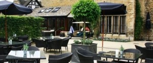 William-Cecil-Dining-Exterior