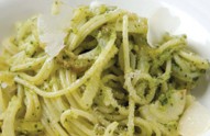 Spaghetti-with-Pesto-and-Fennel