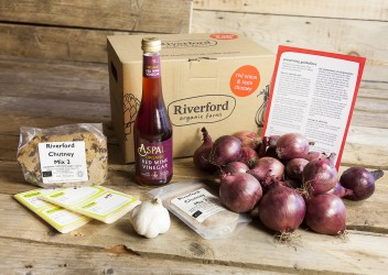 red-onion-raisin-chutney