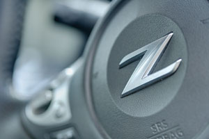 nissan-370z-sports-steering-wheel