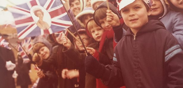 Crowds for the Queen