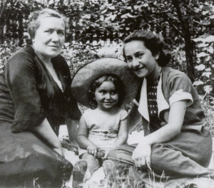 Krystyna 16 with her mother Sura Szafir and niece Lillian.